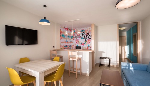Family Apartment (4 Adults + 2 Children)