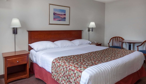 Suite, 1 King Bed, Non Smoking, Ocean View (One Bedroom)