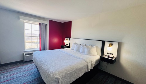 Suite, 1 King Bed, Non Smoking (One-Bedroom)
