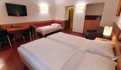 Deluxe Quadruple Room