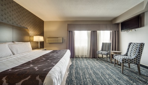Queen Suite with Sofa Bed