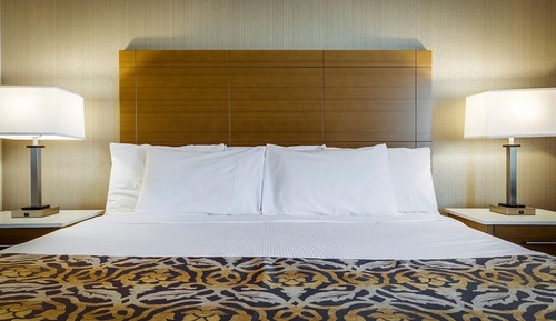 Standard Room with 1 queen bed