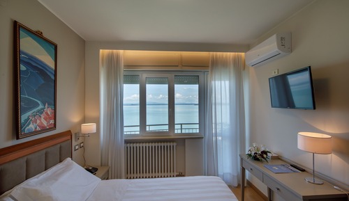 Superior Double or Twin Room, Lake View