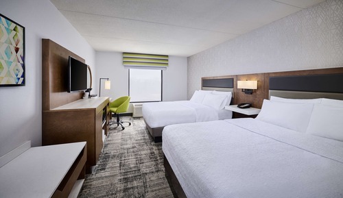 Standard room with two queen beds