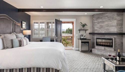 Deluxe Room, 1 King Bed, Jetted Tub