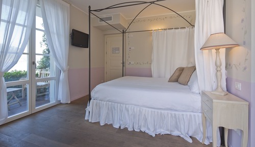 Superior Double Room, Patio (In Villa, First Floor, No Lift)