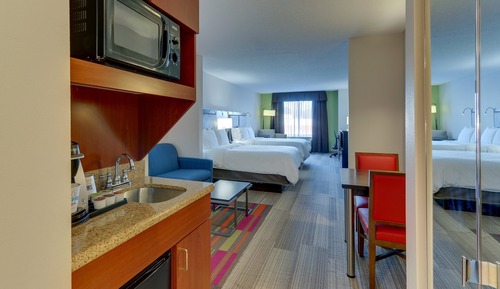 Suite, 2 Queen Beds, Accessible (Accessible Tub)