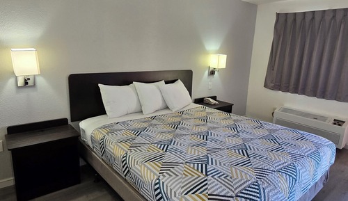 Standard Room, 1 King Bed, Non Smoking