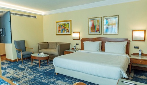 Junior Suite, Corner (Lounge Acc)