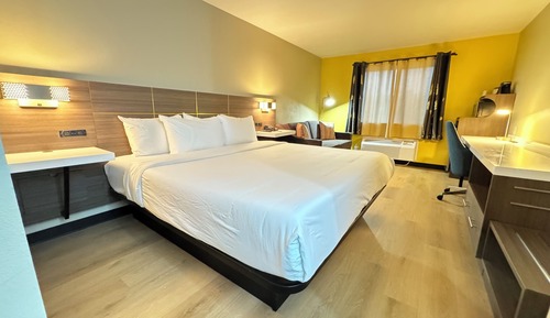 Suite, 1 King Bed, Non Smoking