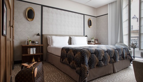 2 Bedrooms Apartment Club