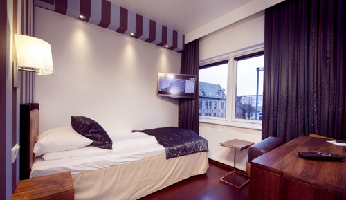 Single Room (Compact)