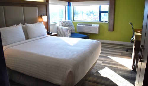 Standard Room, 1 Queen Bed, Corner