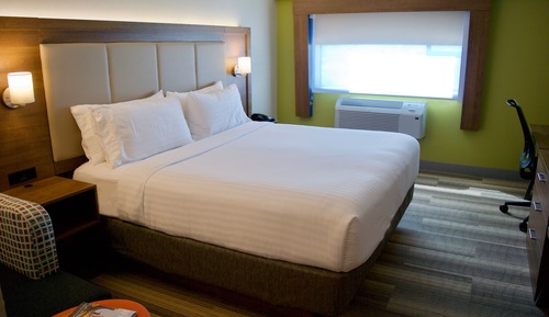 Standard Room, 1 King Bed, Accessible Bathtub (Access Tub)