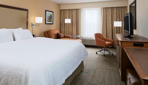 1 King Bed, HEARING Accessible, Non Smoking
