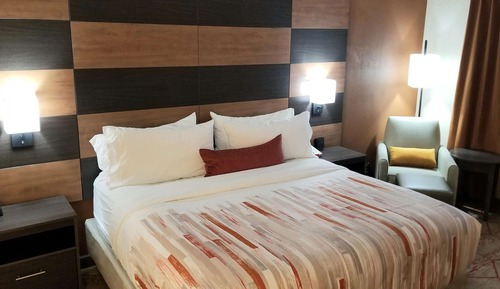 Standard Room, 1 King Bed, Non Smoking, Kitchenette