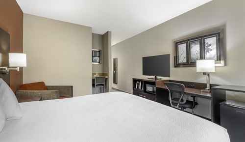 Suite, 1 King Bed, Jetted Tub