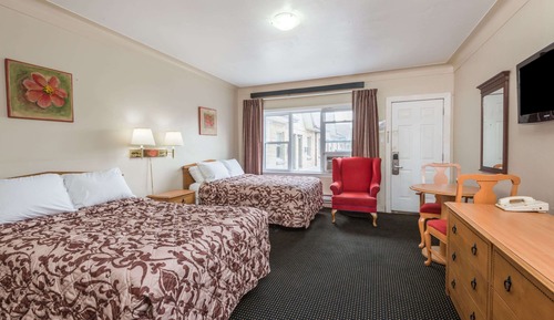 Room, Multiple Beds, Smoking
