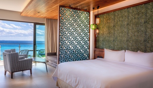 Platinum King Junior Suite Ocean Front
