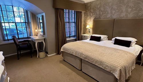 Executive Suite, Ensuite