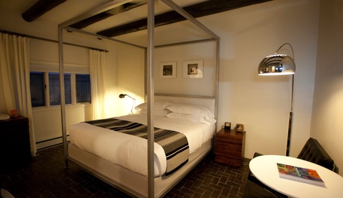 Deluxe Room, 1 King Bed, Courtyard View (Modernist Room)