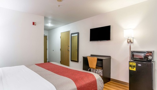 Deluxe Suite, 1 King Bed, Non Smoking, Hot Tub