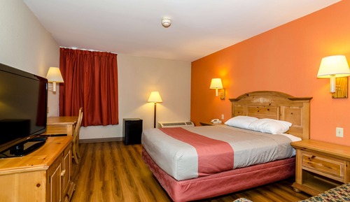 Standard Room, 1 King Bed, Smoking