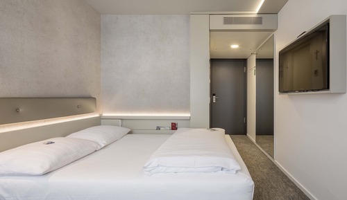 Economy Double Room, Non Smoking, Aircondition, Queen Bed