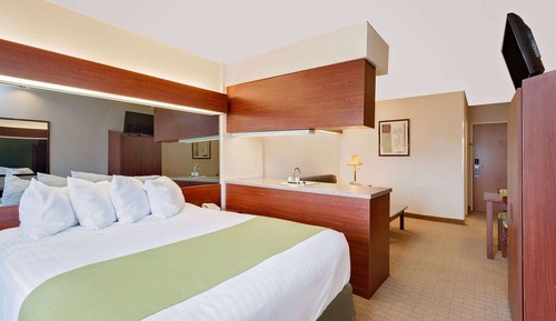 Suite, 1 Queen Bed, Non Smoking, Jetted Tub