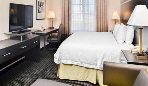 Suite, 1 King Bed, Accessible, Non Smoking
