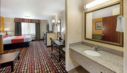 Suite, 1 King Bed, Non Smoking, Refrigerator & Microwave