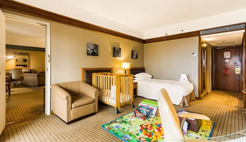 EXECUTIVE FAMILY ROOM