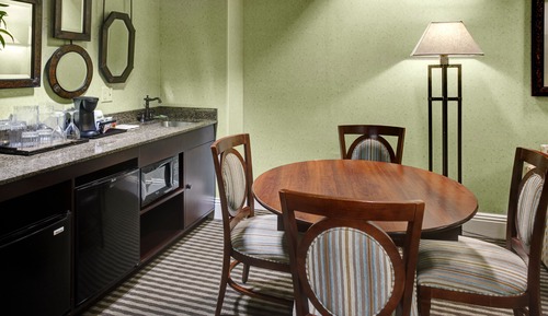 Suite, 1 King Bed with Sofa bed (Wet Bar)