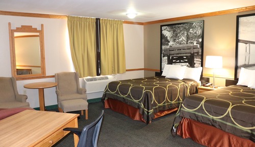 Room, 2 Queen Beds, Bathtub Grab Bars, Non Smoking