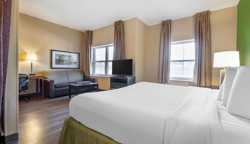 Deluxe Studio, 1 Queen Bed with Sofa bed, Accessible, Non Smoking