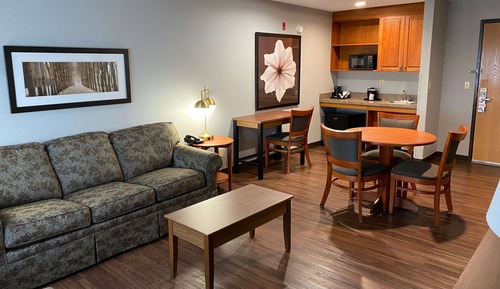 Suite, 1 King Bed, Accessible, Non Smoking (Second Floor)