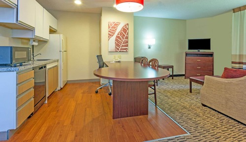 Suite, 1 Queen Bed with Sofa bed, Accessible, Non Smoking (Accessible Tub)