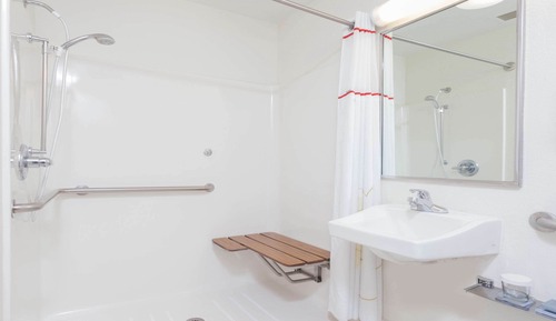 Room, 1 Queen Bed, Accessible, Non Smoking (Roll-In Shower)