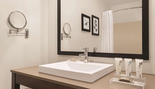 Suite, 1 King Bed, Accessible, Jetted Tub