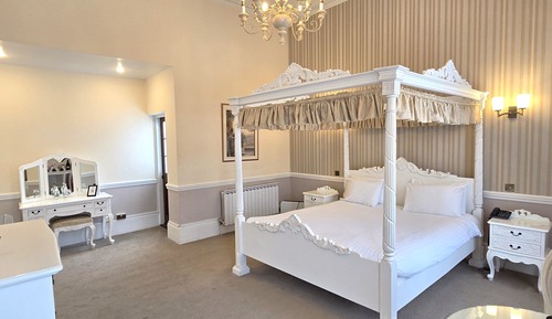 Manor House Four Poster Room