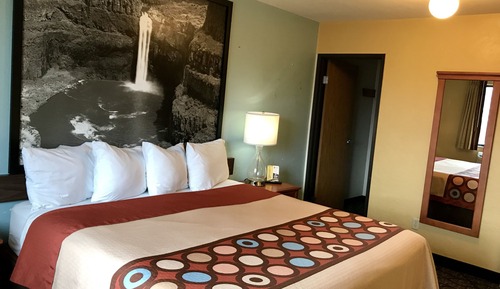 Suite, 1 King Bed, Non Smoking (One-Bedroom)