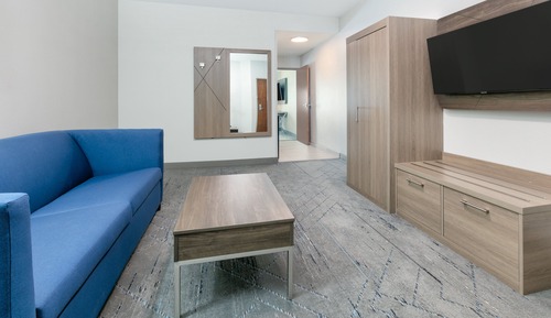 Suite, 2 Queen Beds, Mobility Accessible (Roll-In Shower)