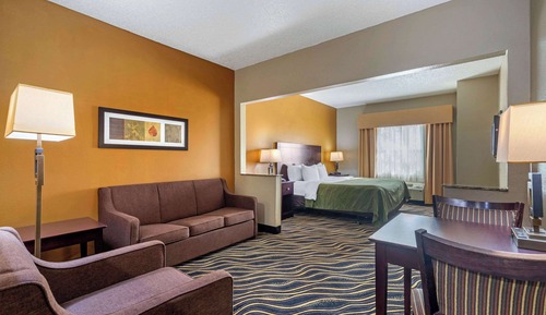 Suite, 1 King Bed, Accessible, Non Smoking