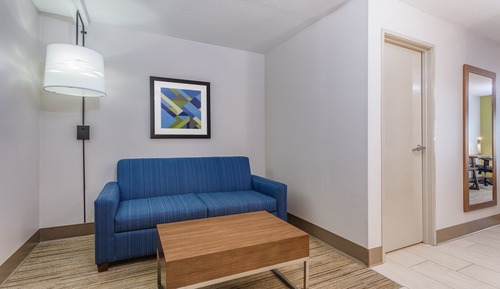 Suite, 1 King Bed, Microwave