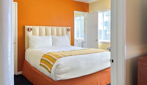 Room, 1 Queen Bed, Poolside