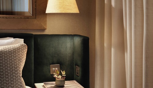 Studio King Suite