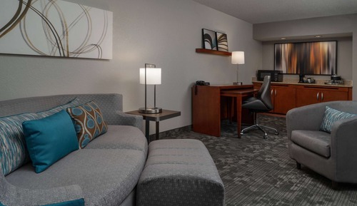 Suite, 1 Queen Bed, Accessible (Hearing One Bedroom)