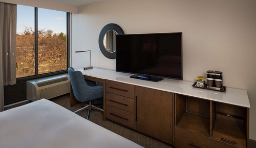 Room, 1 King Bed, Accessible (Roll-In Shower, Mobility)