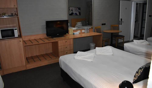 Deluxe Room, Multiple Beds, Non Smoking