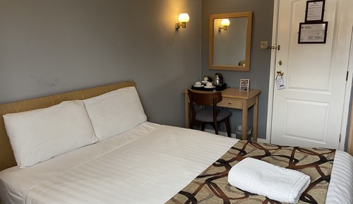 Economy Double Room, Ensuite (Near Train Track)